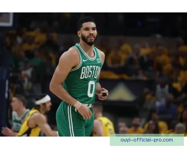 塔图姆三节23分11篮板9助攻差1助实现连场三双展现巨星实力