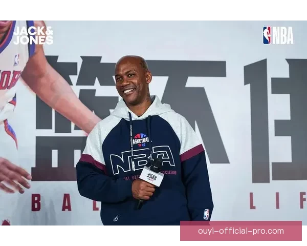 艾维情绪失控言行激烈引争议令人联想到马布里与凯-琼斯